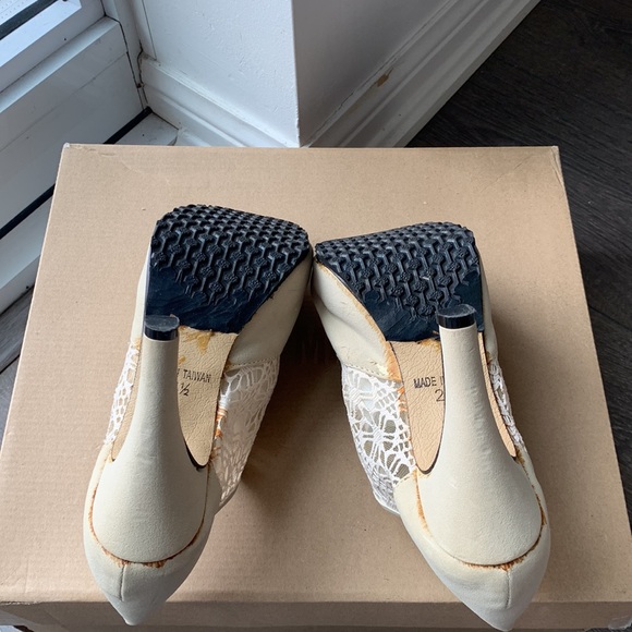 Beige Lacey High Heels - Picture 3 of 3